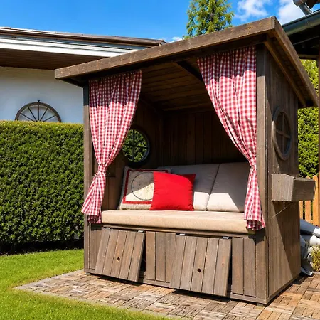Ameisenhuus Mit Balkon & Chiemgau Karte